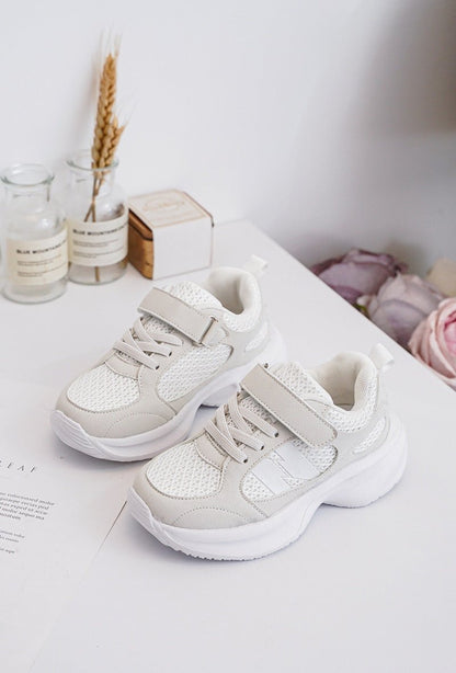 Baskets enfant blanches et beiges à scratch – Chaussures garçon ou fille légères et respirantes - MiniWalks