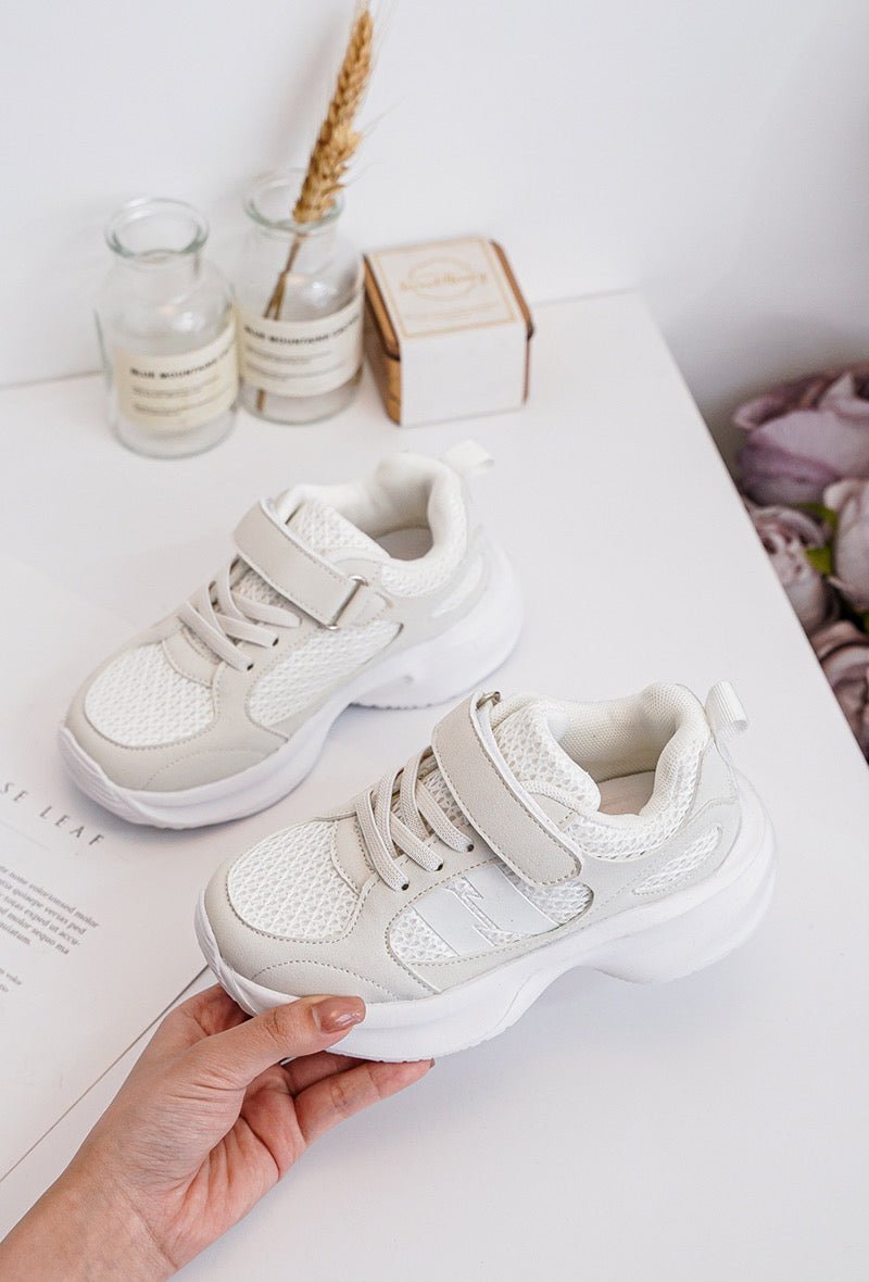 Baskets enfant blanches et beiges à scratch – Chaussures garçon ou fille légères et respirantes - MiniWalks
