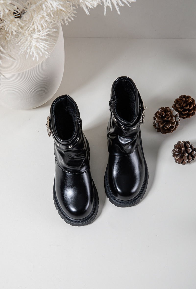 Bottes enfant noires avec rivets et pendentif – Look tendance & allure rock - MiniWalks