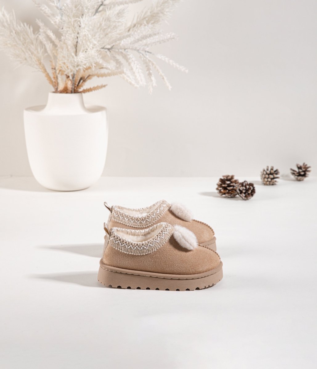Chaussures enfant fourrées avec pompons – Douces, chaudes et irrésistiblement mignonnes - MiniWalks